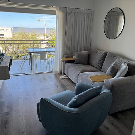 Ocean View - Alexandra Headlands Beachfront Unit 外观 照片