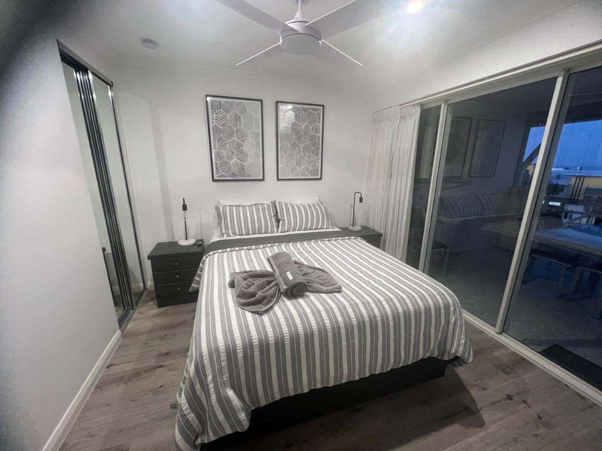 Ocean View - Alexandra Headlands Beachfront Unit 外观 照片