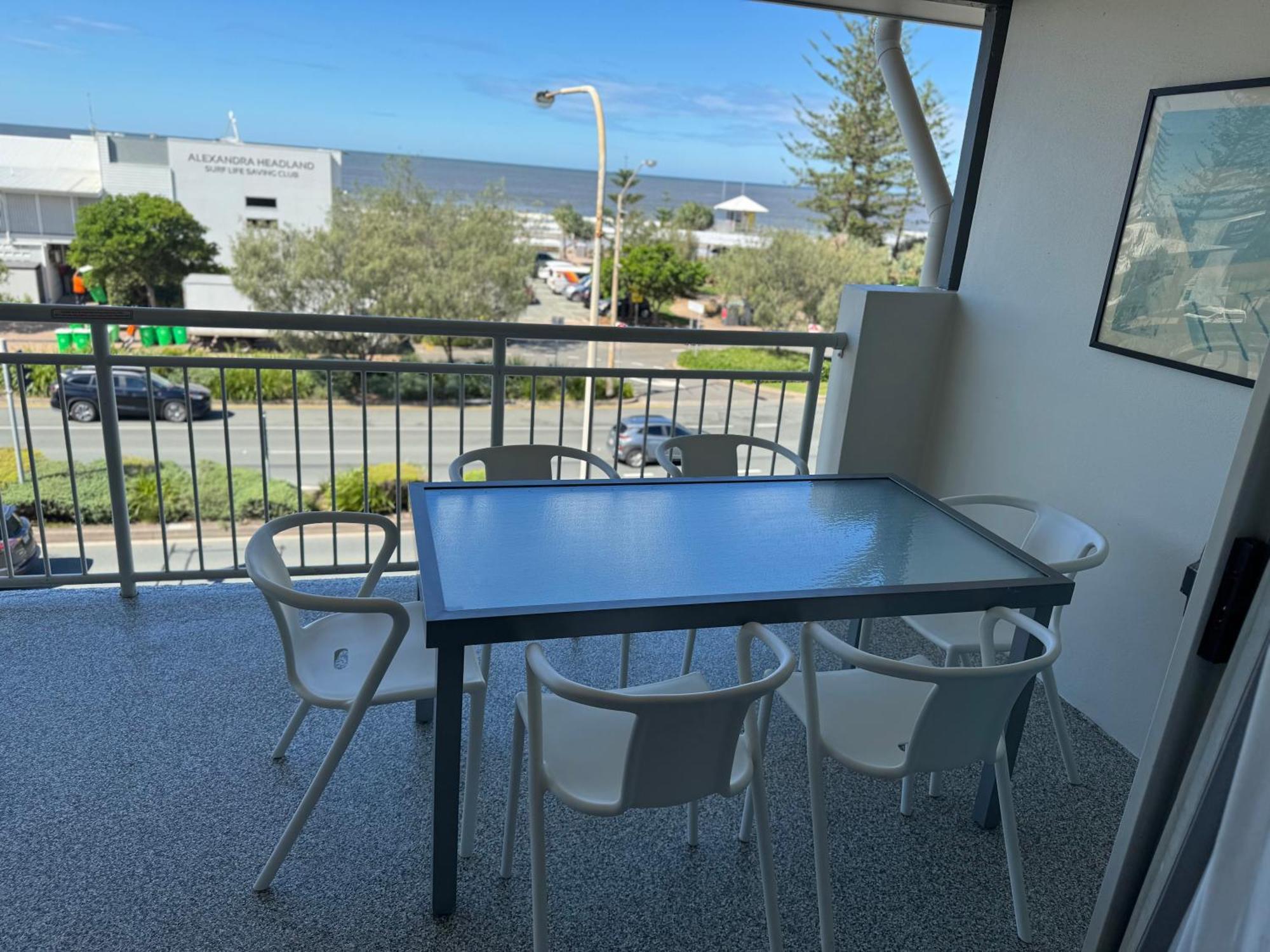 Ocean View - Alexandra Headlands Beachfront Unit 外观 照片