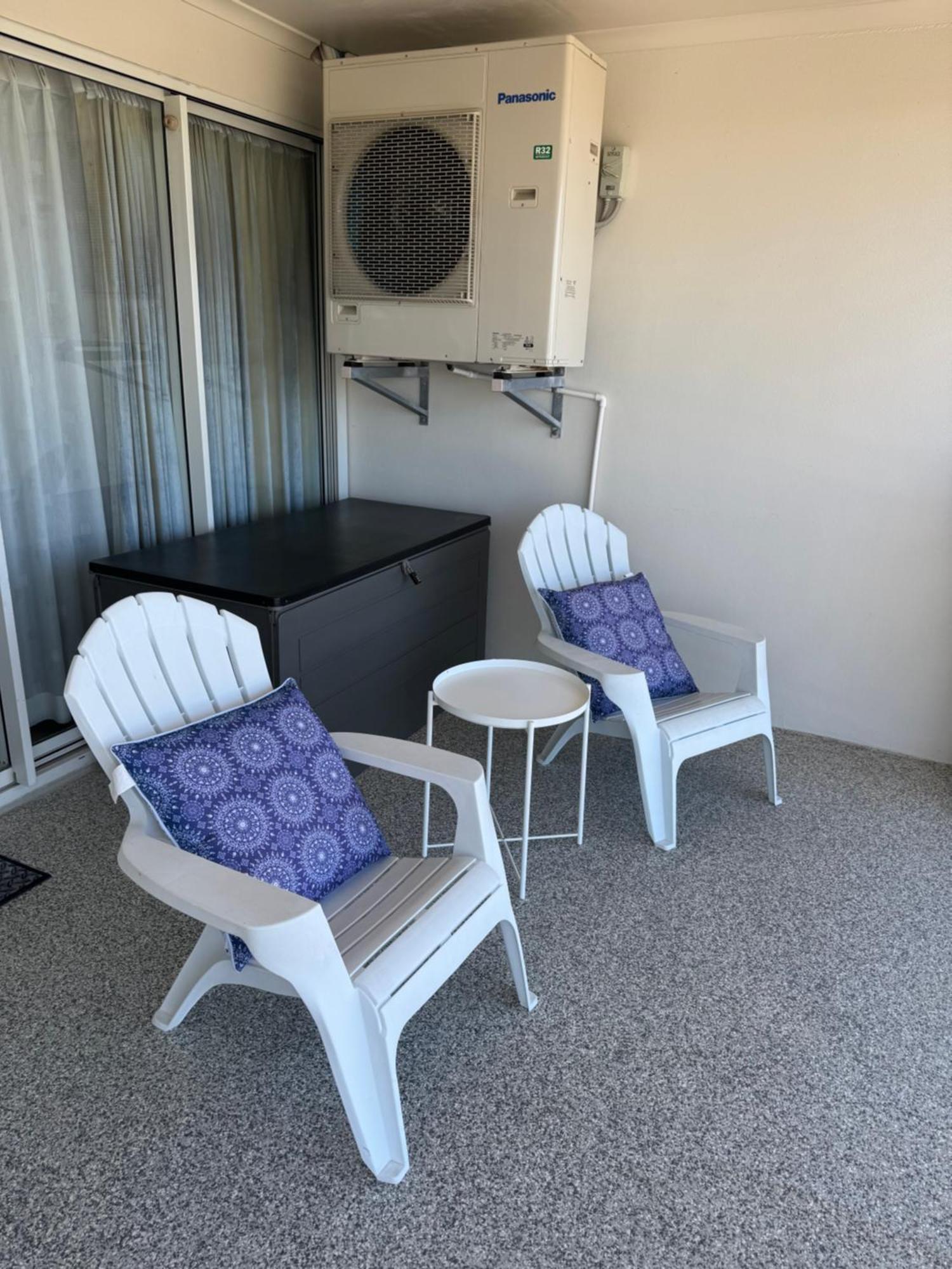 Ocean View - Alexandra Headlands Beachfront Unit 外观 照片